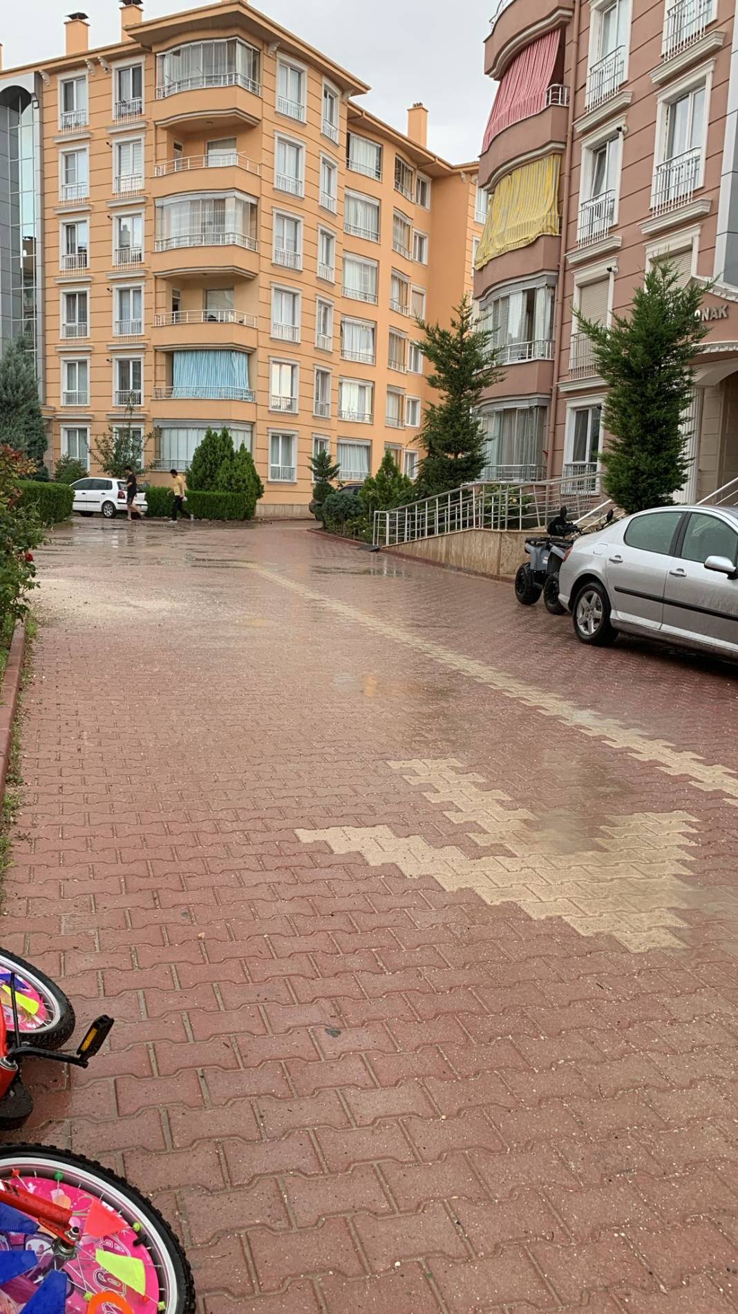 Konya’nın merkezine beklenen yağış düştü 9